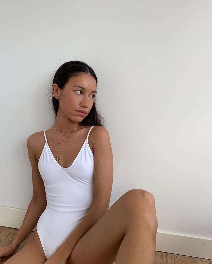 Melissa Villarreal con un bañador de Ônne Swimwear.