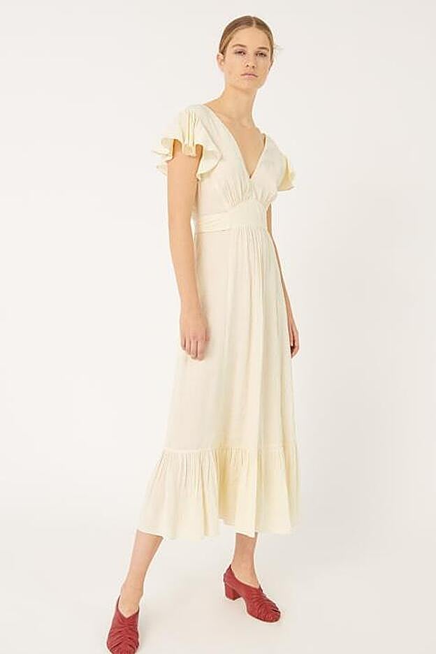 El vestido veraniego con espalda al aire que lleva Sara Carbonero es el modelo Silva de la firma Masscob. Cuesta 386 euros.