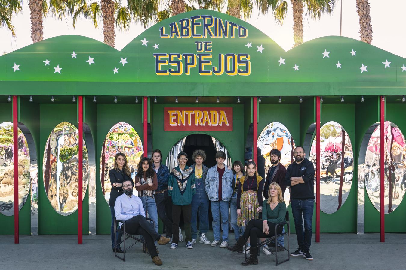 El encanto nostálgico de 'Stranger Things', reinventado con color local: 'Paraíso' (Movistar+, próximamente), ambientada en un pueblo playero de los años 90, trata de un grupo de niños decididos a investigar qué hay detrás de la desaparición misteriosa de la hermana adolescente de uno de ellos. Lo que descubren supera sus expectativas más locas.