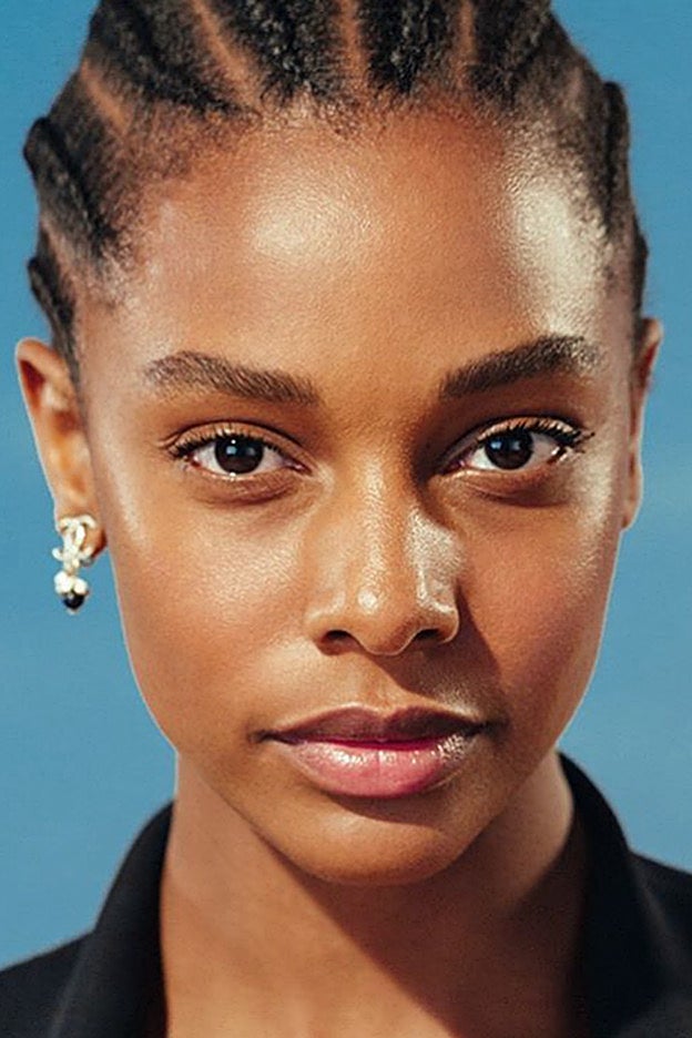 Las maquilladoras recomiendan finísimas capas de corrector y polvos para evitar que el calor derrita nuestro maquillaje de verano.