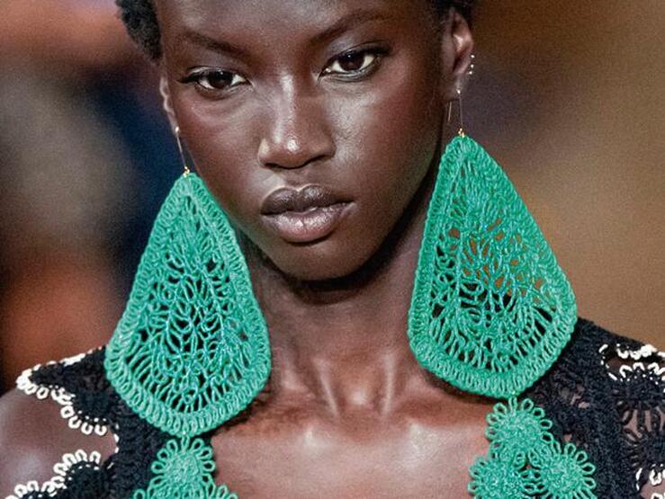 Fotos: Pendientes barrocos que sí puedes llevar en primavera