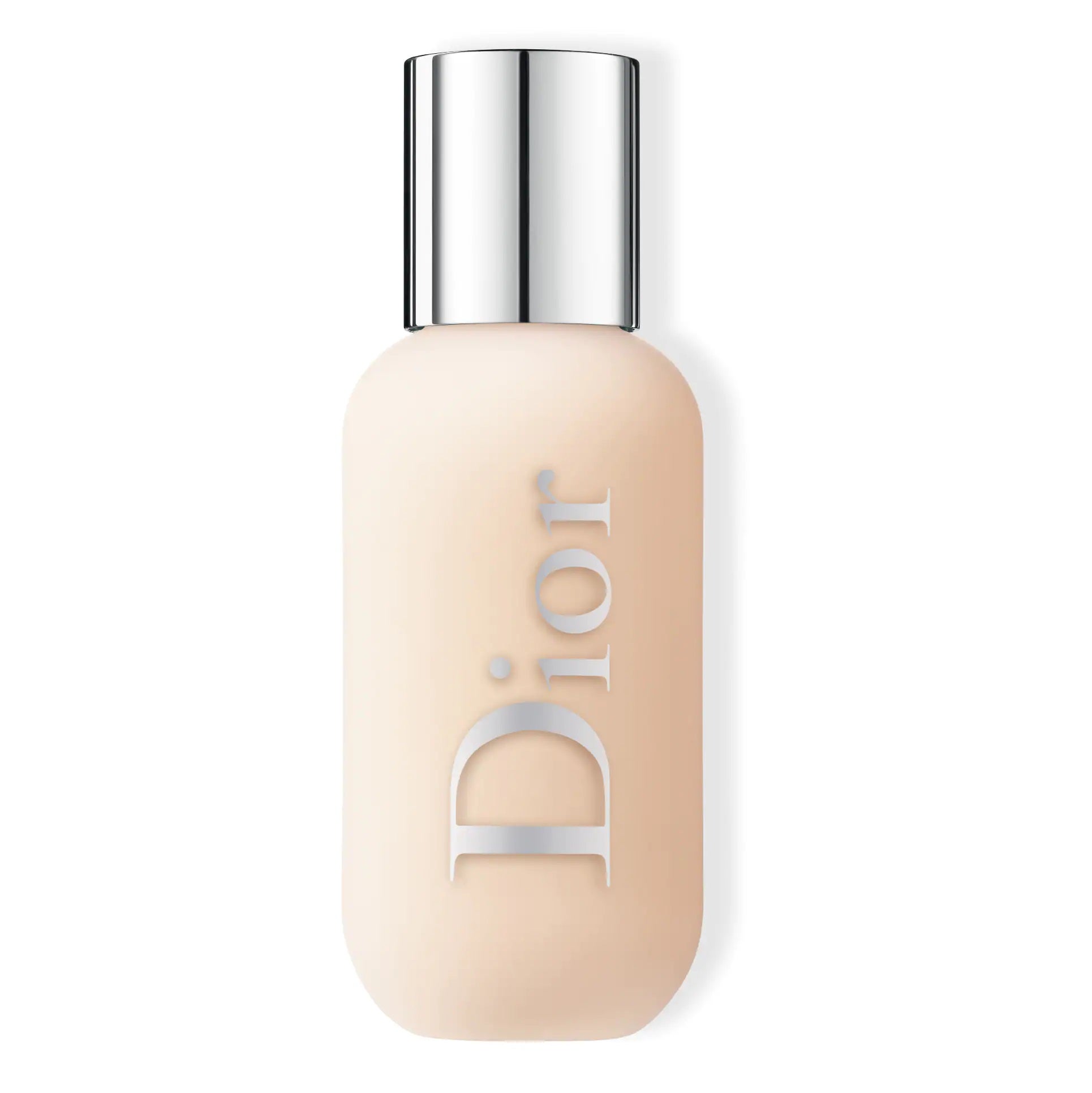 Tenemos para ti la base de maquillaje por excelencia del verano: Dior Backstage Face & Body Foundation, un fondo de acabado profesional para la cara y cuerpo que resiste al agua y al calor. Tiene una cobertura modulable y deja al instante una tez lisa y sin imperfecciones. Disponible en 40 tonos diferentes.  (40,95 euros) .