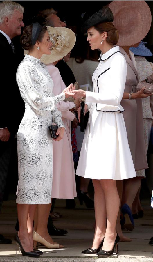 La Reina Letizia arrasó en su duelo de estilo con Kate Middleton en 2019 usando este vestido estampado y tocado de la marca sevillana Cherubina.