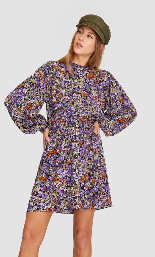 Vestido de estilo boho con mangas abullonadas y flores, (12,99 euros).