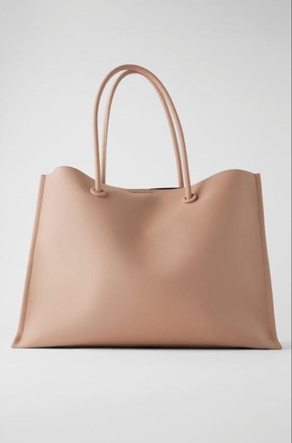 Bolso shopper en rosa empolvado, (19,99 euros).