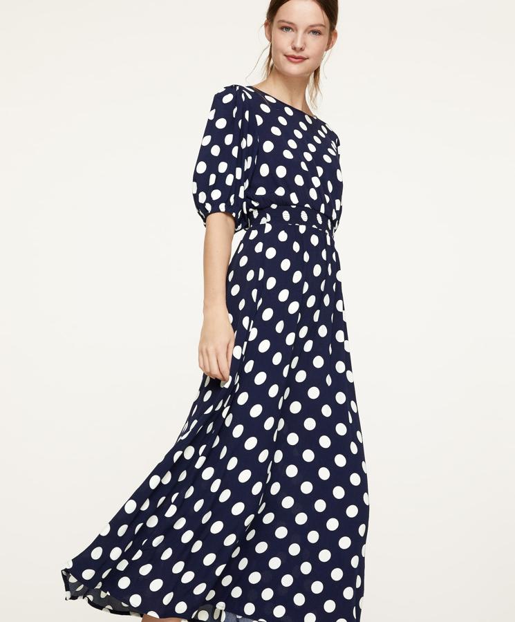 ¿Eres tan adicta a los lunares como nosotras? este vestido te va a encantar; de corte clásico pero con un punto de tendencia (29,99 euros).
