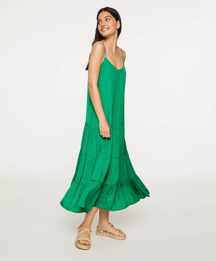 Fresquito y en un verde satinado que no puede ser más alegre. Tú tampoco te vas a poder resistir (29,99 euros).