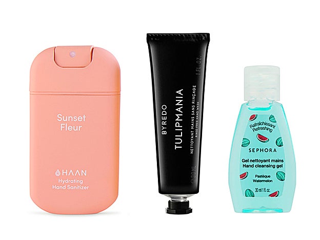 Higienizante de manos, aroma Sunset Fleur, de Haan Pocket (5,90 €, en Beter). Jabón de manos sin aclarado Tulipmania de Byredo (25 €, en Abanuc). Gel Limpiador de Manos Sandia de Sephora Collection (2,95 €).