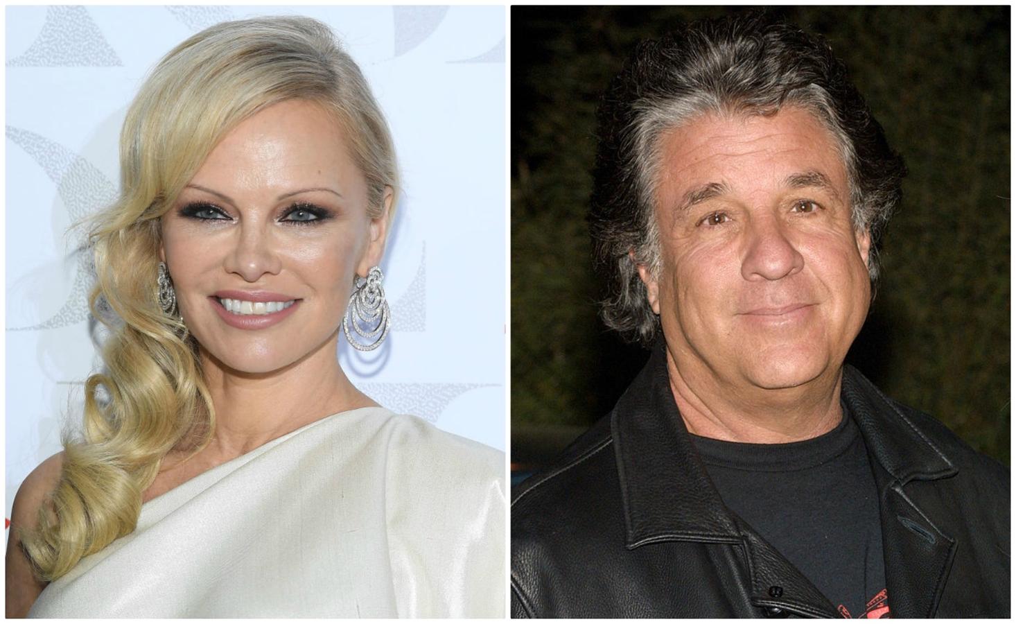 Se conocieron en la mansión Playboy a mediados de los 80, y salieron una temporada. En enero de 2020, se casaron en secreto y lo anunciaron en Instagram. 12 días después, Pamela Anderson y el productor Jon Peters se divorciaron de mutuo acuerdo, aunque con versiones ligeramente distintas sobre los motivos: La exvigilante de la playa asegura que Jon era un controlador insoportable y Jon, que ella se casó para tener acceso a su dinero, pagar los 180.000 € que debía y renovar su armario.