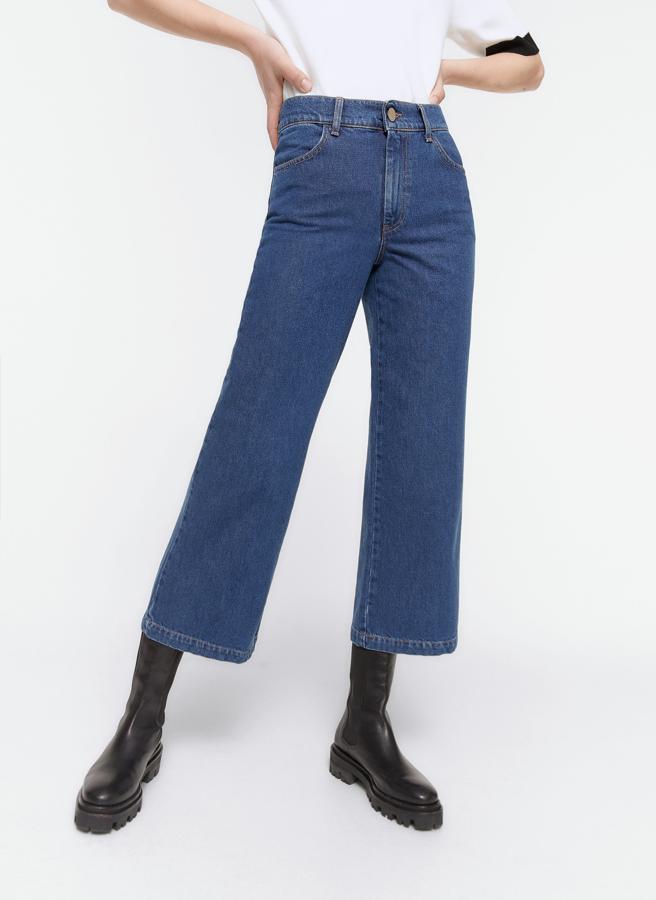 Vaqueros culotte en denim ligero, de las rebajas de Uterqüe (29,95 euros).