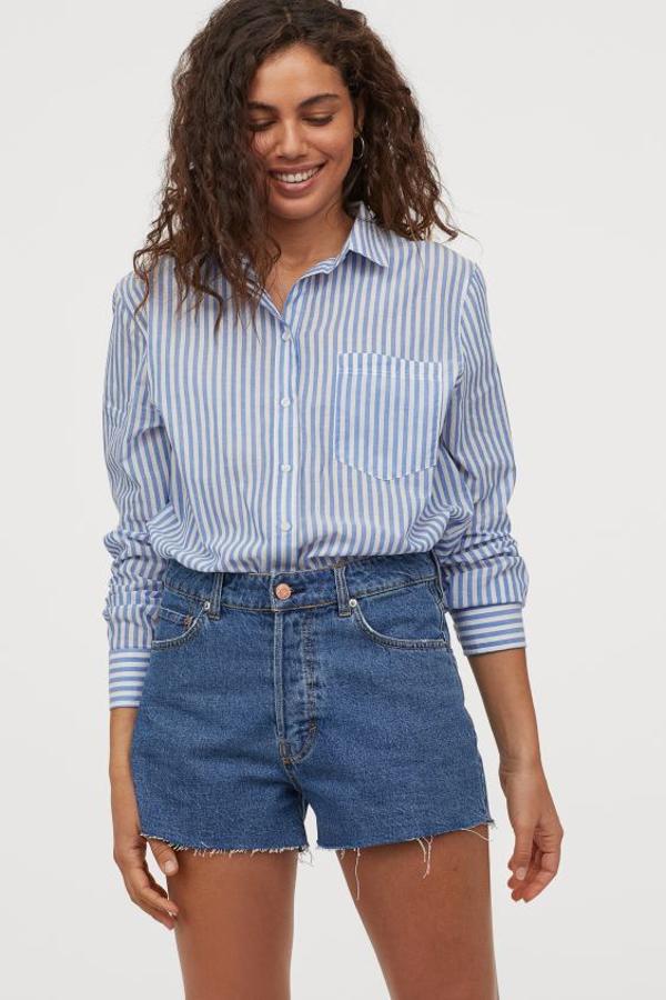 Denim lavado ligeramente elástico para estos shorts de H&M de talle alto con bajo deshilachado. De 14,99 euros ha pasado a costar 8,99 euros y está disponible en la talla 42. Aunque se está agotando.