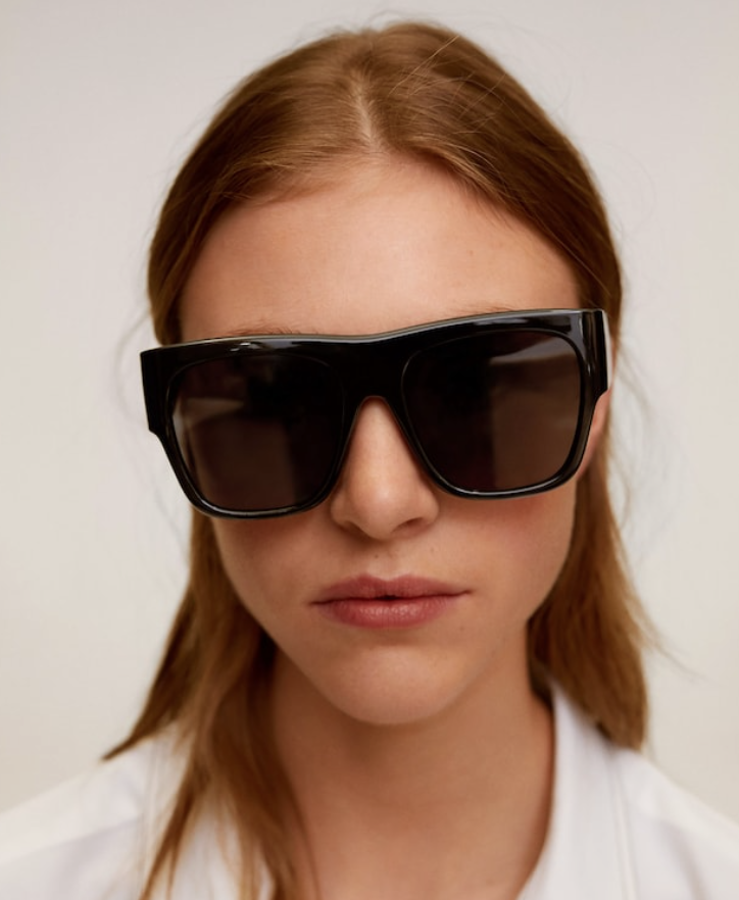 Las gafas que tienes que llevar este año son oversize, sí o sí. Este espectacular diseño de Mango está rebajado a 7,99 euros.