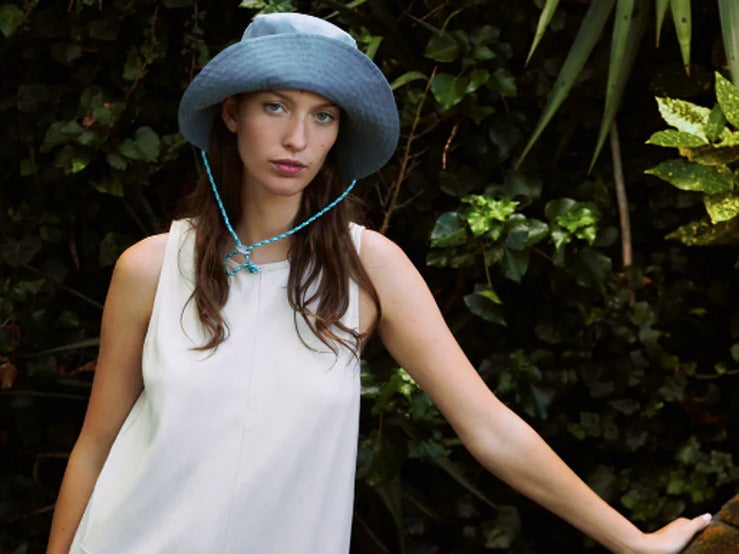 Fotos: Los 12 accesorios (bolsos, gafas, pañuelos, sandalias) que tienes que tener sí o sí este verano