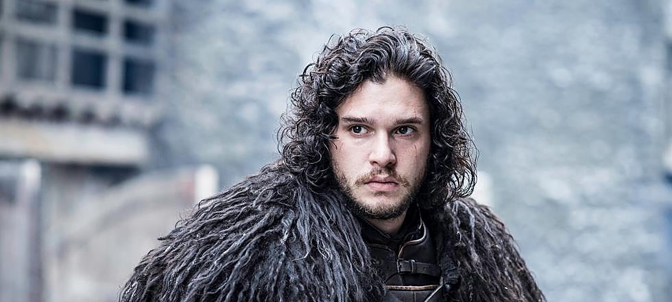 Otra serie con preguntas múltiples. ¿Era Jon Nieve Azor Ahai? ¿Encontrará Gusano Gris la paz en la isla de las mariposas o le prenderá fuego? ¿A quién se le ocurrió la brillante idea de hacer a Bronn consejero de la moneda? ¿De dónde salieron las cadenas gigantes con las que los caminantes blancos atan al zombificado Viserion?