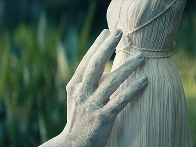 Nadie se puede resistir a las miniaturas de alta costura de Dior para el otoño-invierno que viene, diseños de Maria Grazia Chiuri.