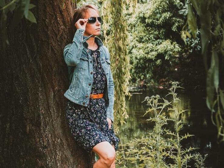 Fotos: Once cazadoras denim que todavía puedes comprar en las rebajas de Zara, Stradivarius y PullBear