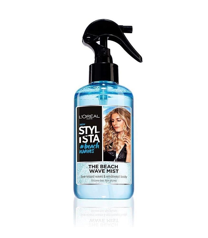 El Spray Beach Wave Mist de L'Oréal Paris Stylista  (4,65 euros en Amazon)  es un best seller de la firma con el que conseguirás unas ondas perfectas sin utilizador secador ni planchas. Sus estilistas recomiendan aplicarlo en seco, hacer dos trenzas, dejar que el producto se seque, y volver a aplicarlo al deshacer el peinado. ¡Y voilà!