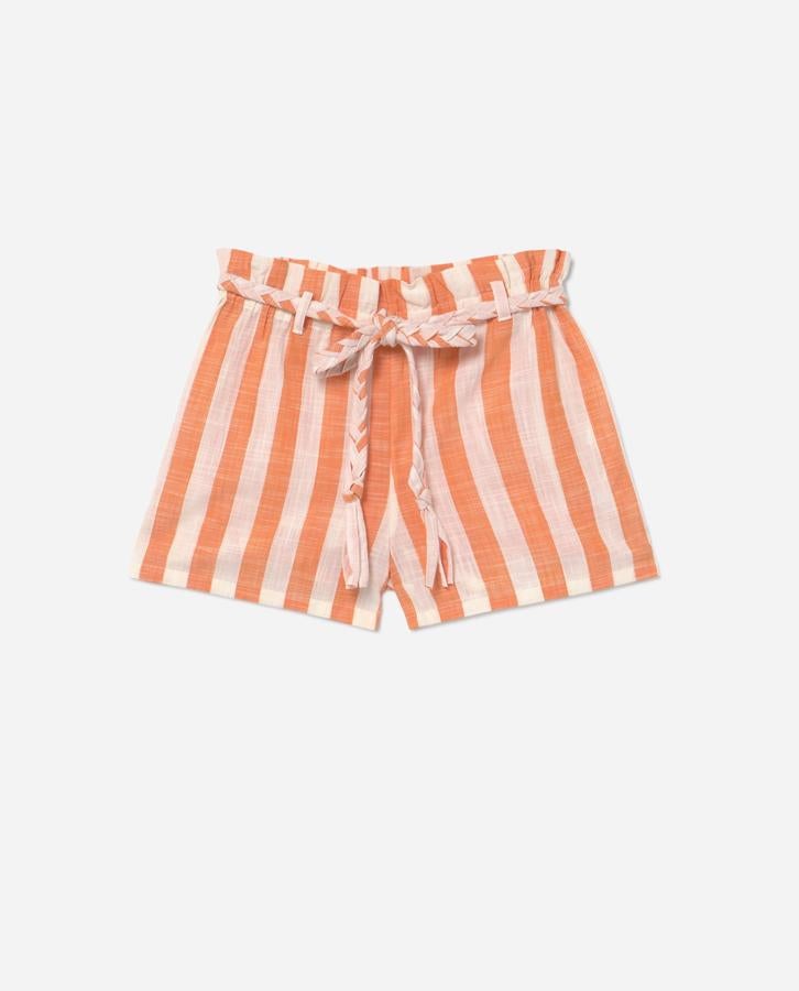Bermudas de algodón de rayas con cinturón trenzado en el mismo tejido, de las rebajas de Lefties (5,99 €).