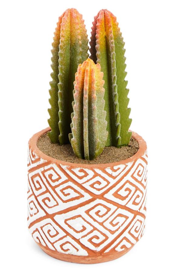 Este cactus en maceta texturizada es de Primark Home y tiene un precio de 7 euros.