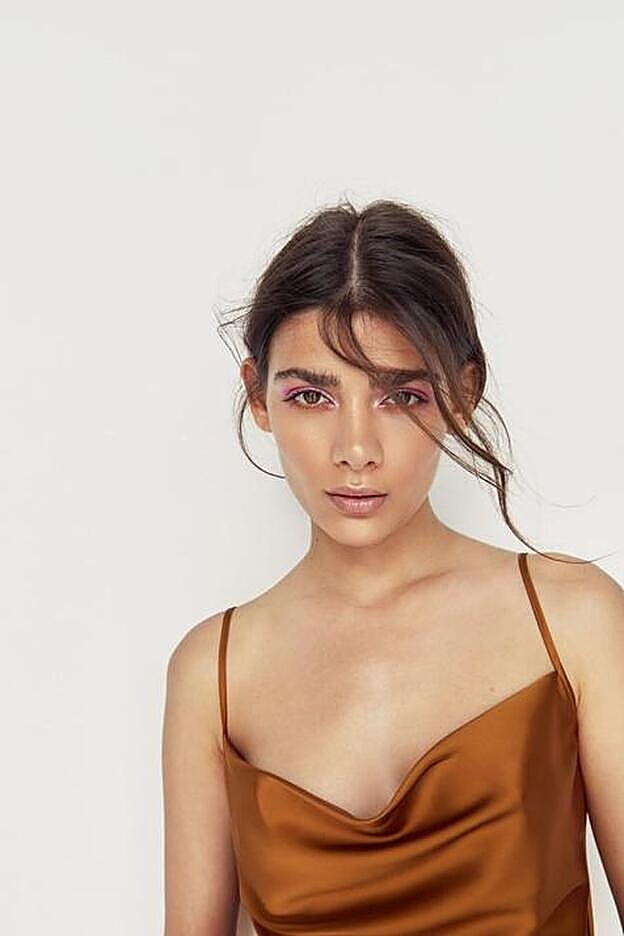 Top lencero de la nueva coelcción de Stradivarius, disponible en varios colores.