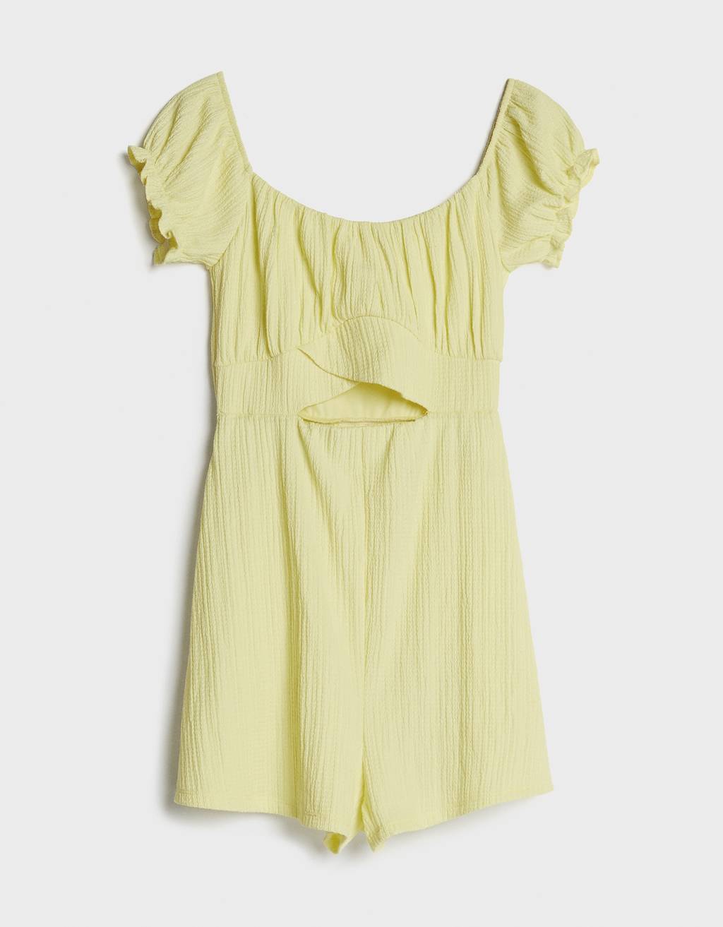 Eleva el nivel de tu bronceado con este mono corto de Bershka en color amarillo pastel, uno de los favoritos del verano. (19,99 euros).