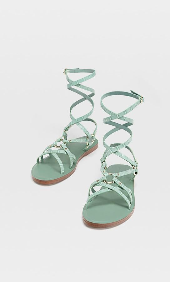 Sandalias en color verde menta, (9,99 euros).