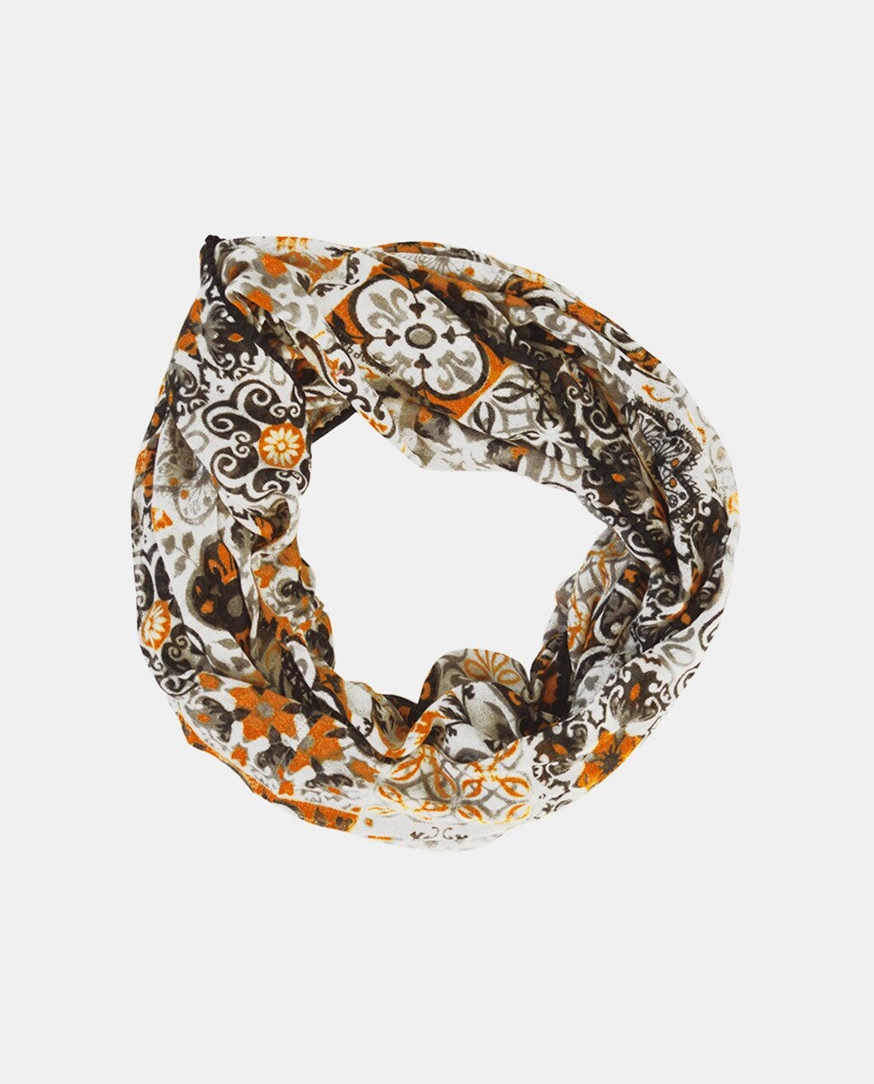 Conn estampado de flores de Abbacino. (23,97 euros).