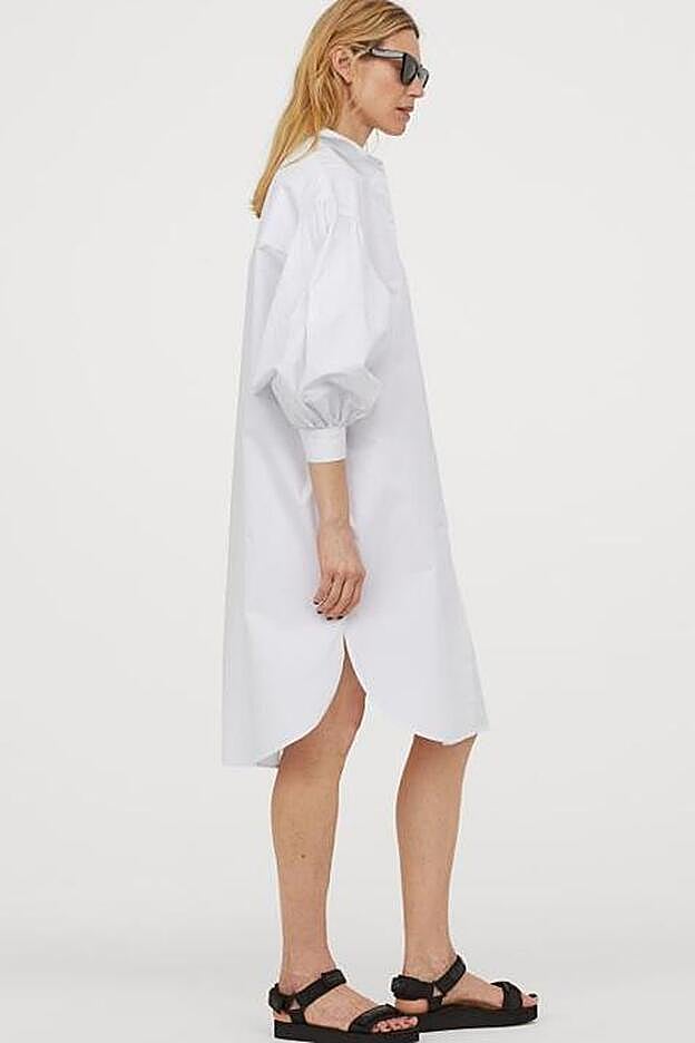 Nuestro vestido favorito tiene la silueta suelta y mangas globo y es de H&M.