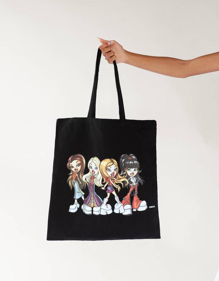 Bolso shopper  de tela con el dibujo de las Bratz (12,99 euros).