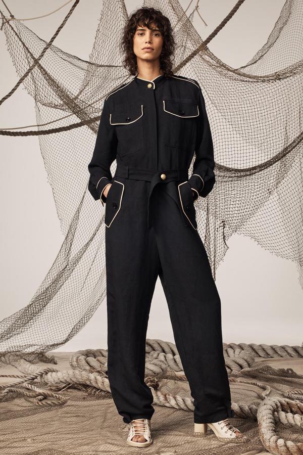 Mono largo de cuello redondo y manga larga, de Zara (79,95 €).