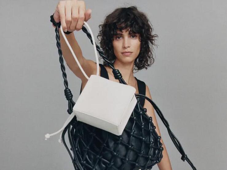 Fotos: Los 10 bolsos de la nueva colección de Zara que van a elevar todos tus looks de invitada