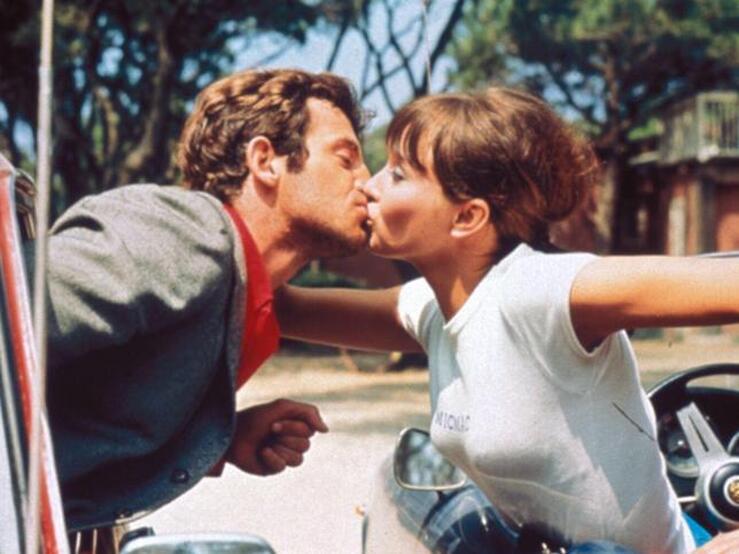 Fotos: Ocho camisetas blancas básicas y baratas que tienen que estar en tu fondo de armario