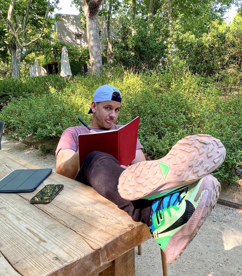 Su 'reality' confesional nos dejó claro que es un máquina. Qué agotamiento.