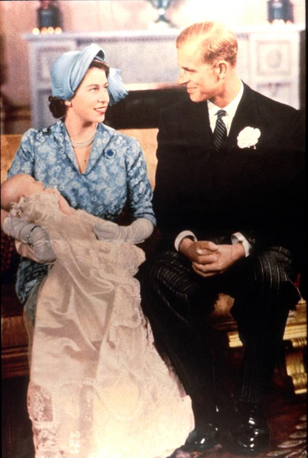 La Princesa Real Ana del Reino Unido, más conocida como Ana de Inglaterra, nació el 15 de agosto de 1950 en Clarence House. Hija de la  Reina Isabel II  y  Felipe de Edimburgo , su nombre completo es Anne Elizabeth Alice Louise (en español, Ana Isabel Alicia Luisa).