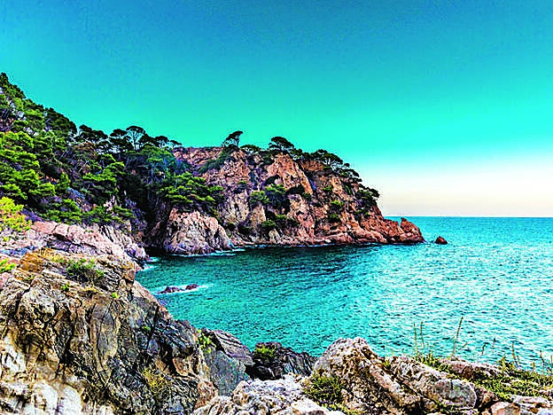 Acantilados en la costa del Sol.