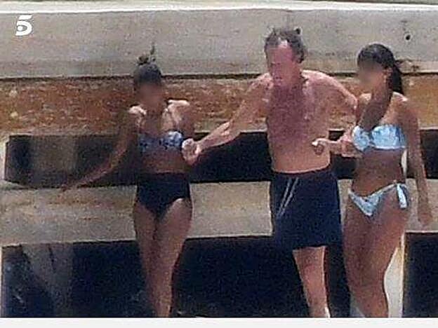 Julio Iglesias en una de esas imágenes que han desatado la alarma sobre su salud.