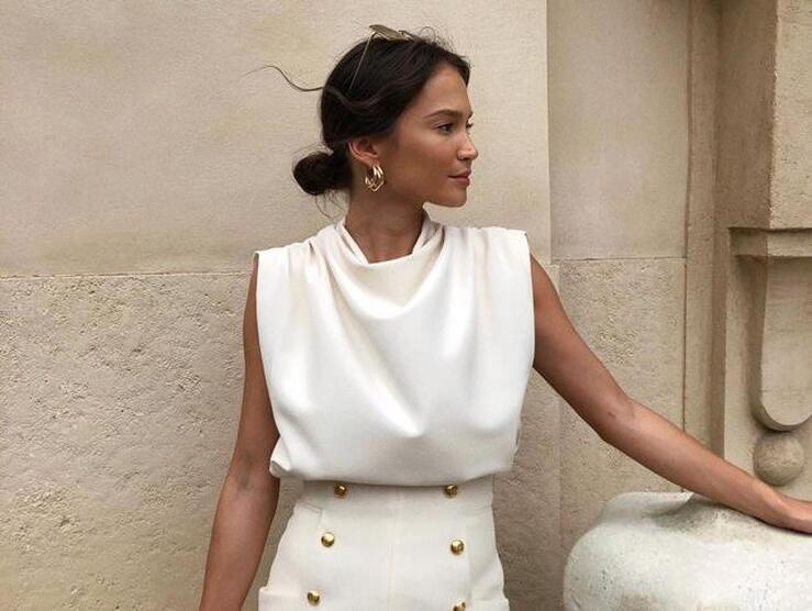 Fotos: Camisas, monos, vestidos y sudaderas: Las hombreras se apoderan de las nuevas colecciones