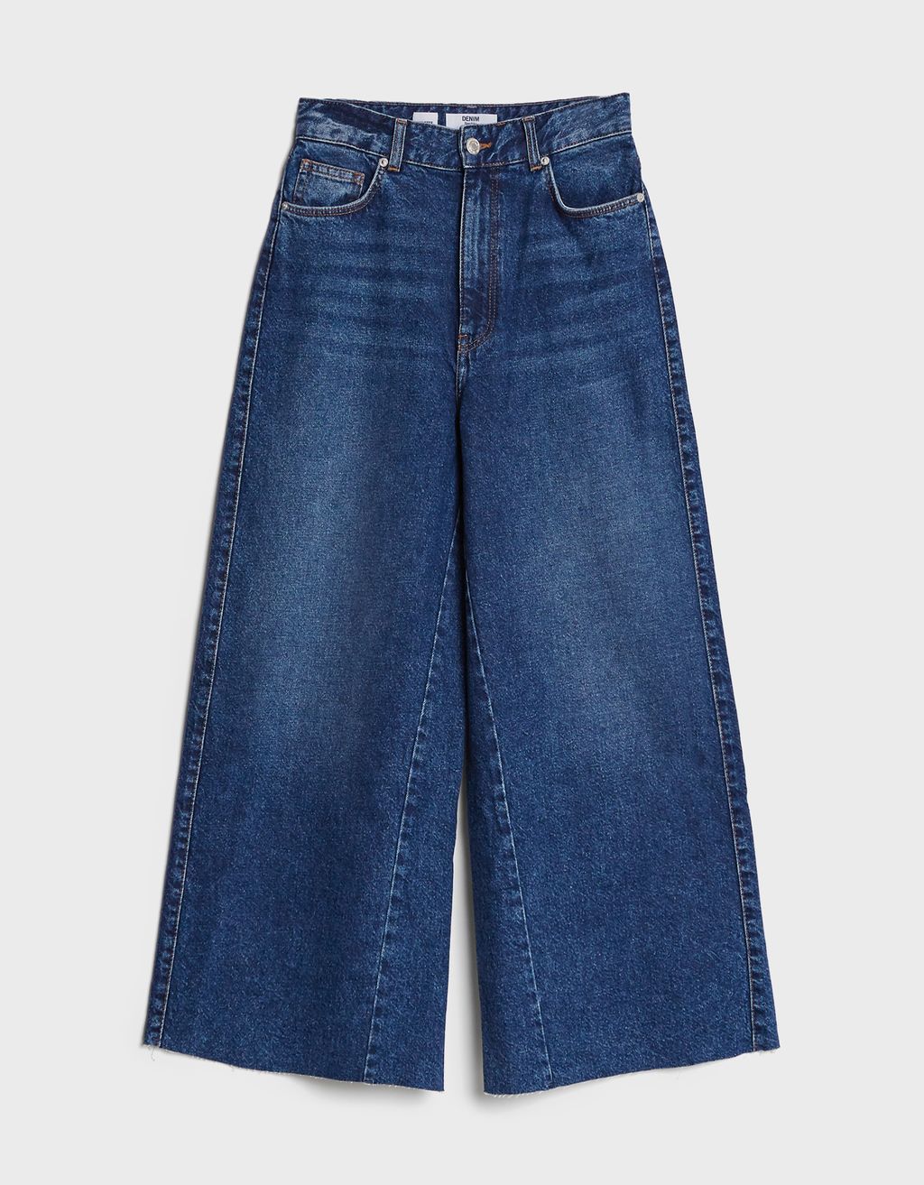 Jeans culotte , la opción más cómoda y favorecedora a todas las figuras. (25,99 euros).