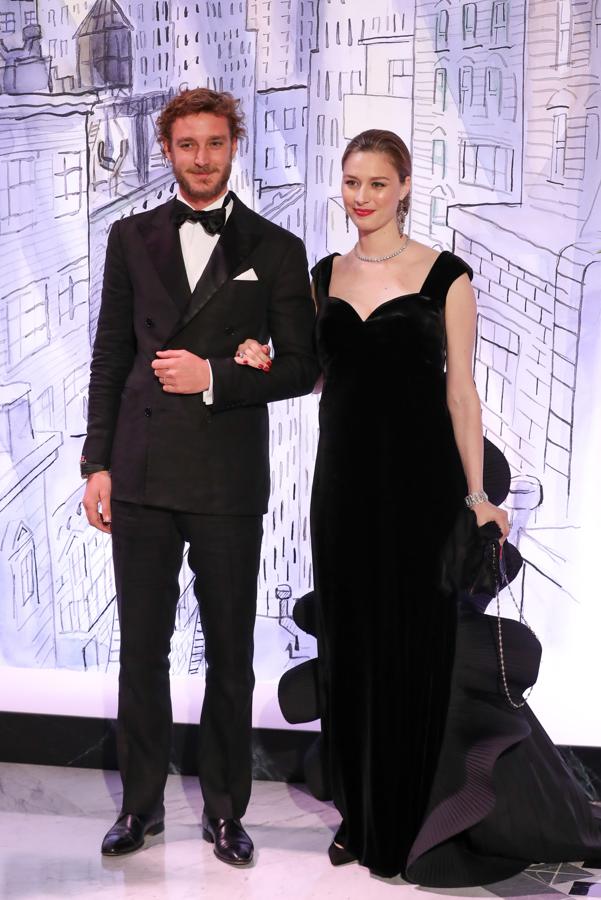 Con este vestidazo de Alberta Ferretti en el Baile de la Rosa 2018 Beatrice Borromeo demostró que los  looks premamá como el suyo  también pueden destilar glamour.