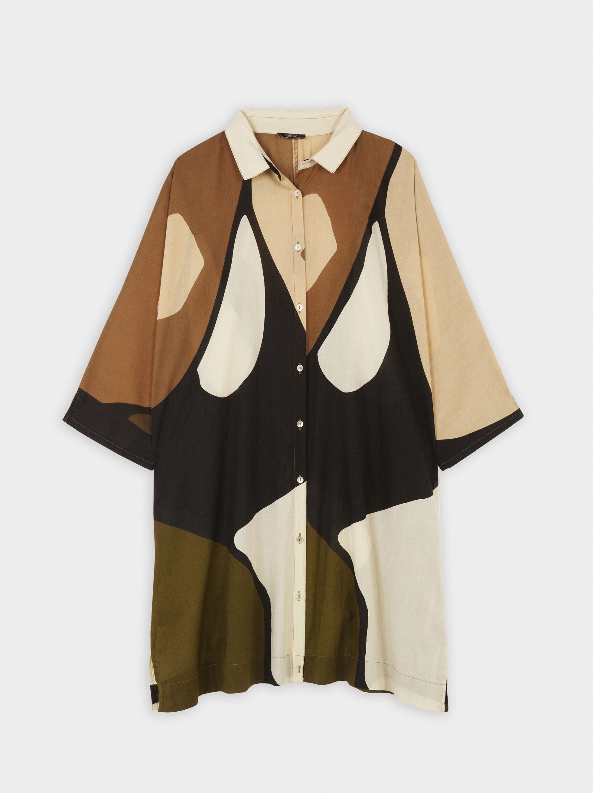 Vestido camisero con estampado vintage de Parfois. (22,99 euros).