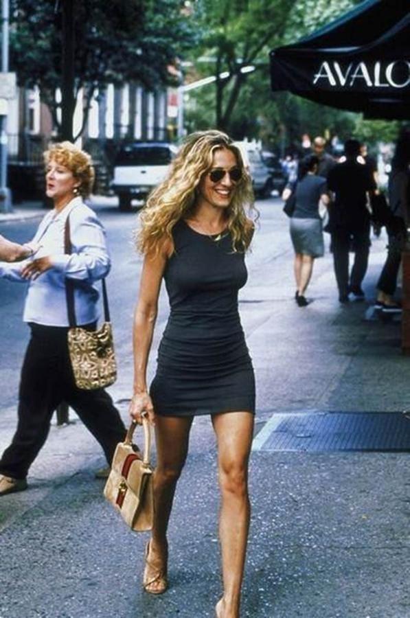 Carrie Bradshaw hizo de los mini vestidos ajustados una de sus prendas fetiche durante todas las temporadas de 'Sexo en Nueva York'. Ahora, estos 'dobycn dresses' llegan a la nueva colección de Zara a precios baratísimos.