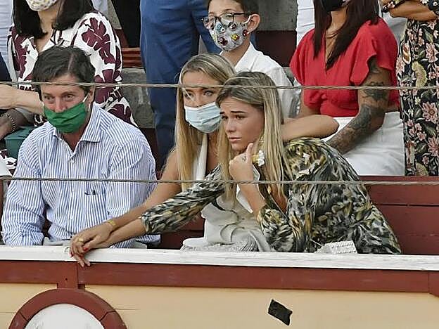 Ana Soria acudió a la plaza de El Puerto de Santa María a ver torear a Enrique Ponce, y sufrió lo suyo.