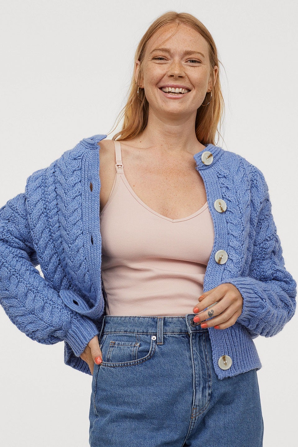 Top rosa empolvado preparado para la lactancia materna. De H&M. (14,99 euros).