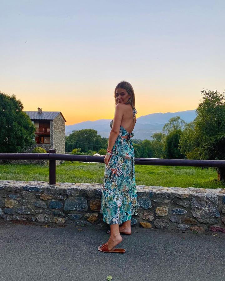 Fotos: ¿Por qué se critica a Laura Escanes por llevar vestidos cortos y ser madre? 8 fotos (de su Instagram) que demuestran que sentirse sexy y la maternidad no son incompatibles