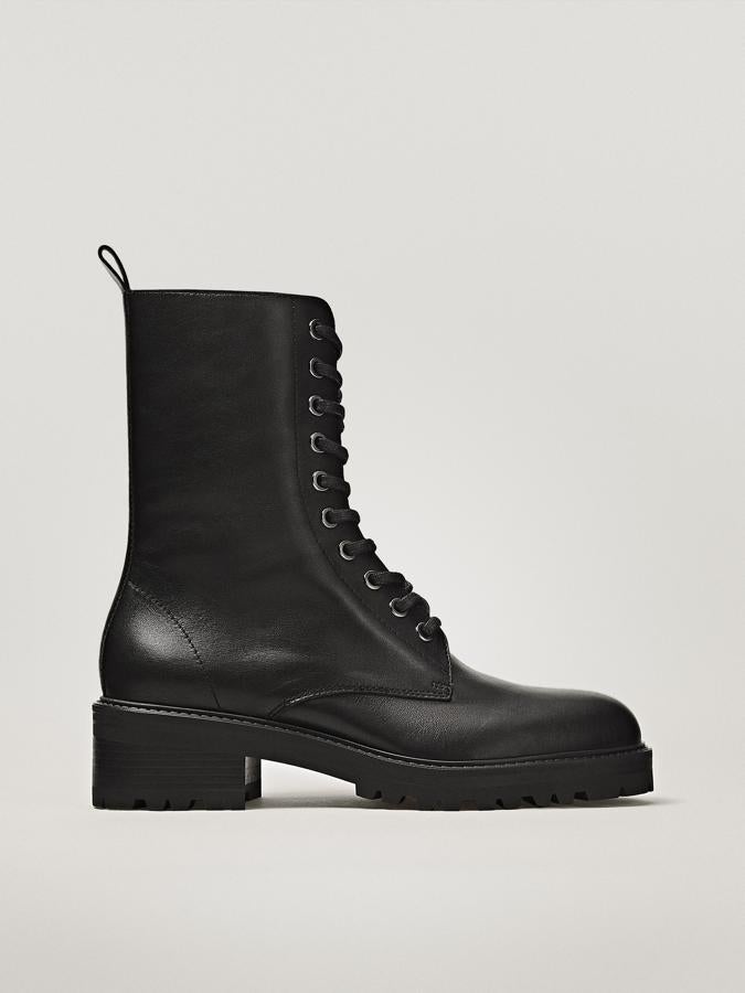 Botines de cuero con tacón cuadrado y cordones, de Massimo Dutti (129 €).