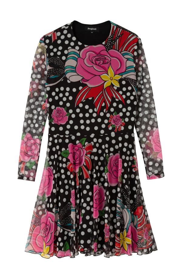 También en versión mini, pero con otro patrón, en tejido de tul y falda con vuelo (129,95 euros).