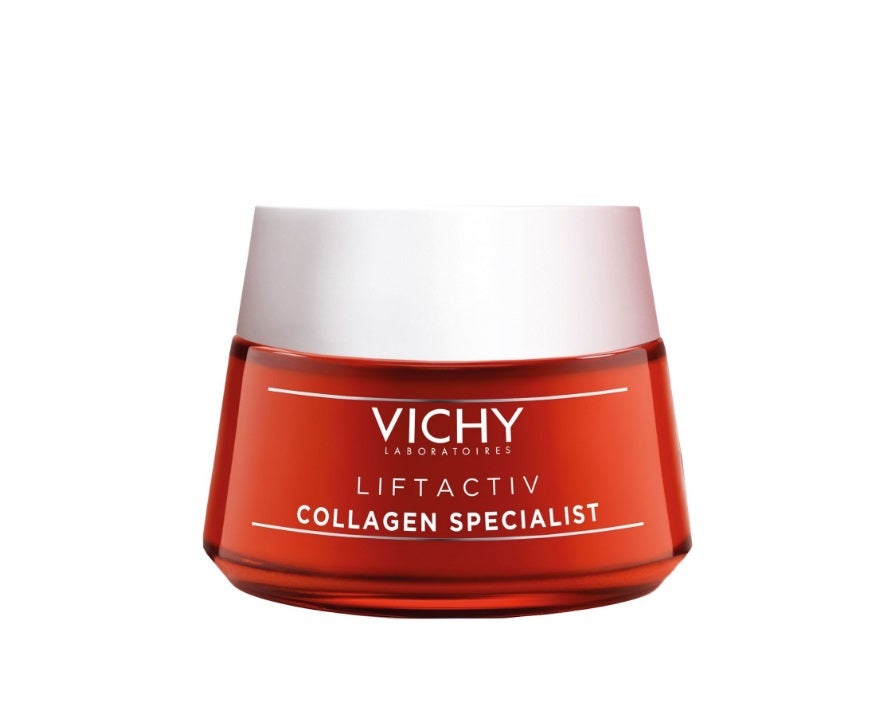La crema Vichy Liftactiv Collagen Specialist es una de esas joyas de neceser que una vez que pruebas no te podrás separar de ella si tu piel la abraza fuerte. Se trata de un producto antiedad que tonifica y rellenas las arrugas gracias al colágeno, la vitamina C y un cóctel de péptidos, y que está a mitad de precio en Promofarma.  Antes: 79,88 euros. Ahora: 29,43 euros .