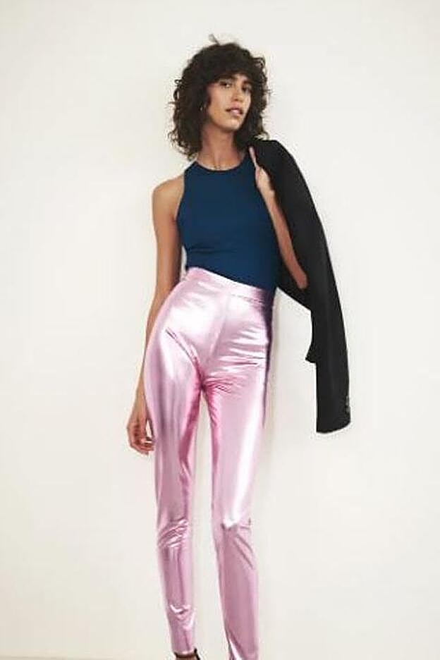 Leggings rosas metalizados, de la nueva colección de Zara (22,95 euros)