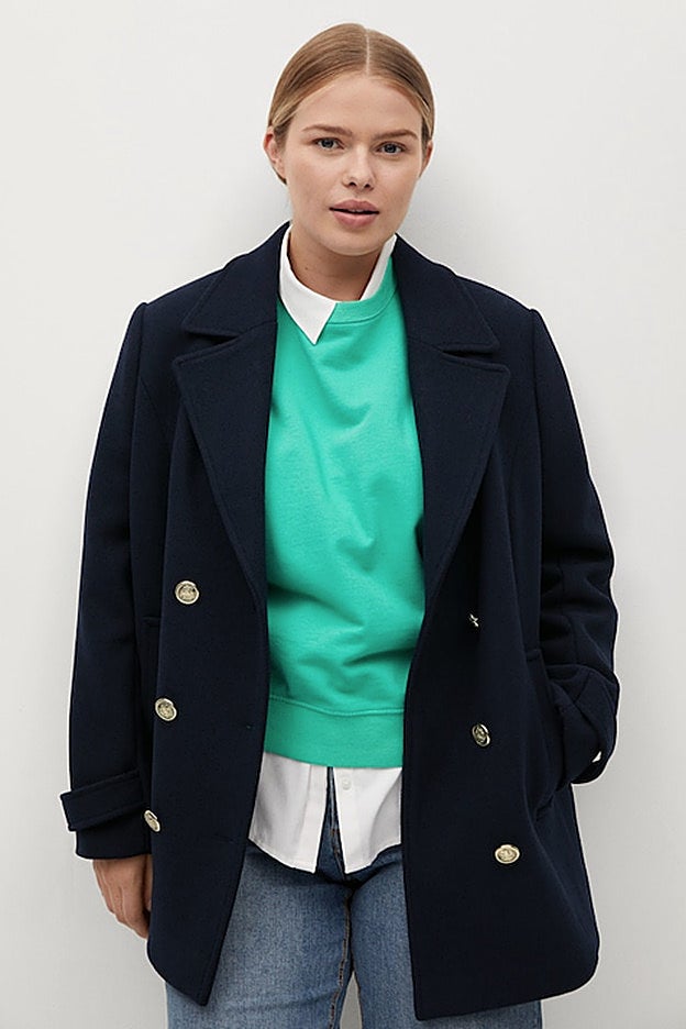 Un clásico que no falla: el chaquetón marinero que tienes que tener sí o sí.