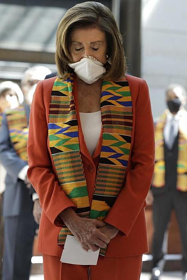 Nancy Pelosi con su particular homenaje a Black Lives Matter.